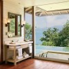 Four Seasons Resort Seychelles, baño de una villa